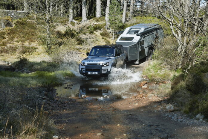 Land Rover Defender towcar