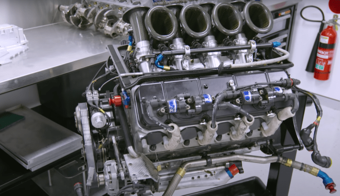 How to build a supercars V8 engine